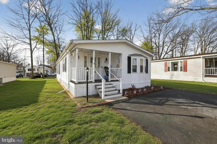 Photo of 14 Holiday Avenue