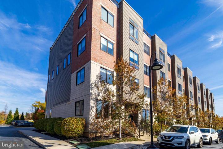 Photo of 401 Lakeview Court