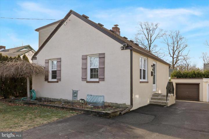 Photo of 2718 Hawthorne Road