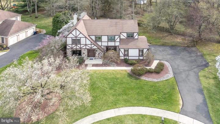 Photo of 6 Chase Circle, Fort Washington PA