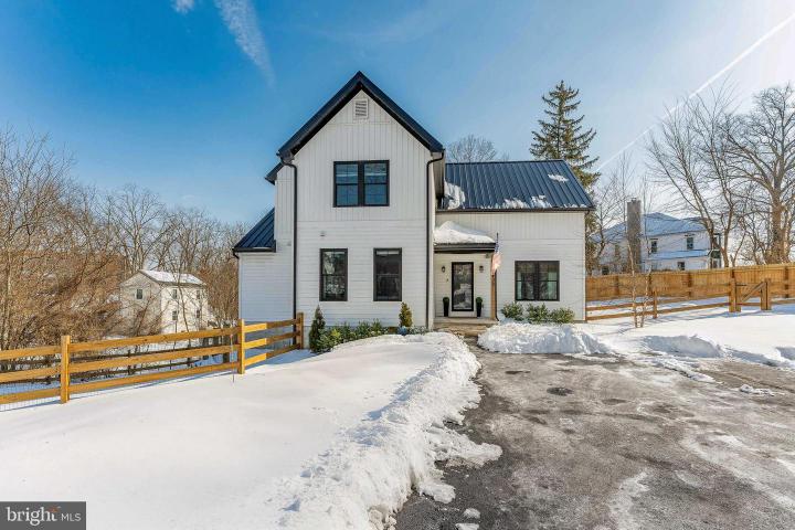 Photo of 38 E 5th Avenue