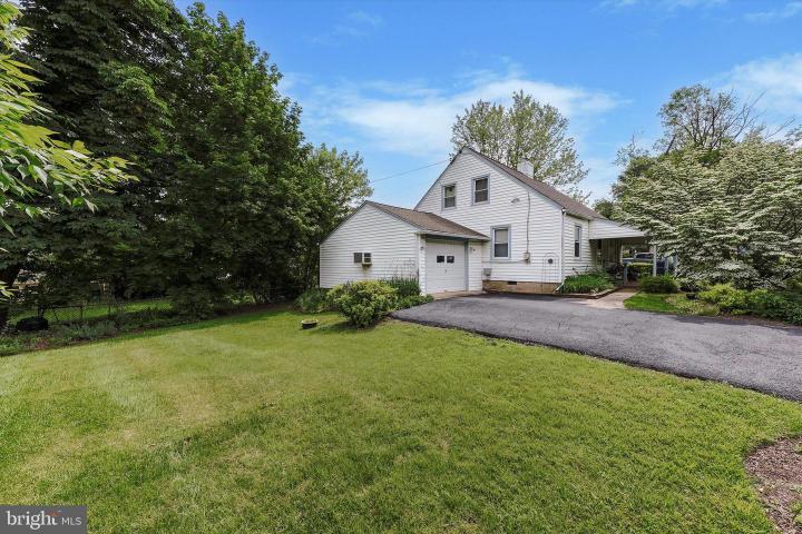 Photo of 2305 Triebel Road