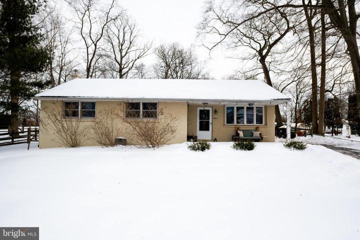 Photo of 10 E Adair Drive