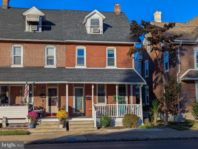 Photo of 611 W Main Street