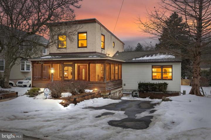 Photo of 4052 Center Avenue