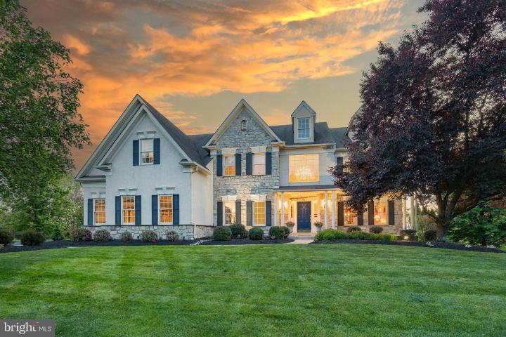 Photo of 552 Longfellow Lane