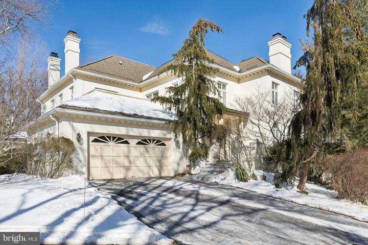 Photo of 821 Oxford Crest