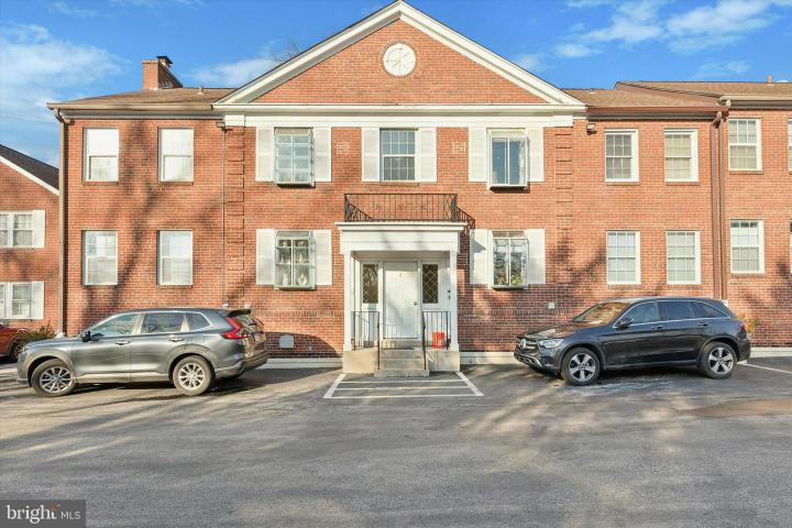 Photo of 922 W Montgomery Avenue