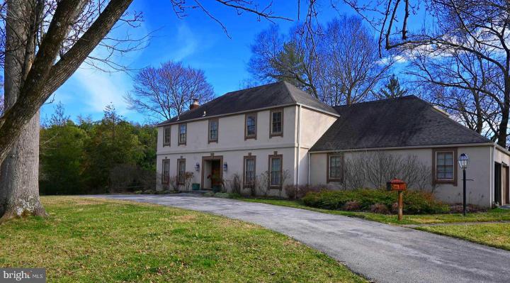 Photo of 736 Woodleave Road