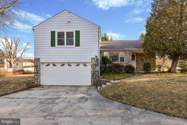 Photo of 997 Blue Rock