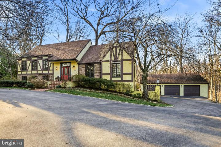 Photo of 644 Robinson Lane