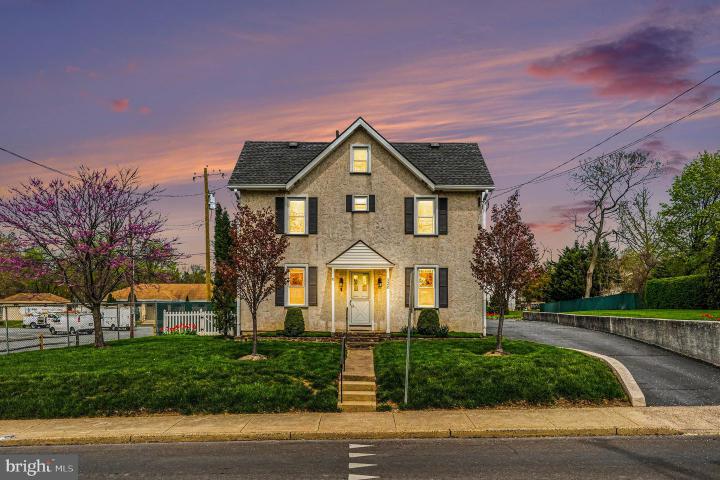 Photo of 320 W Moreland Avenue