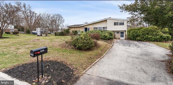 Photo of 1542 Daws Road