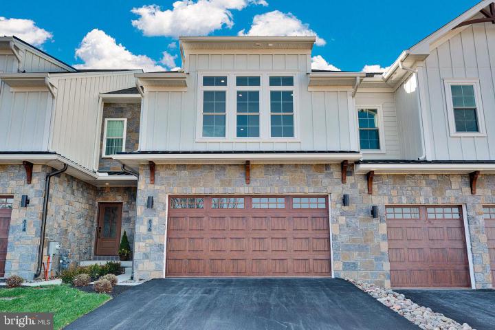 Photo of Carlsbad Court