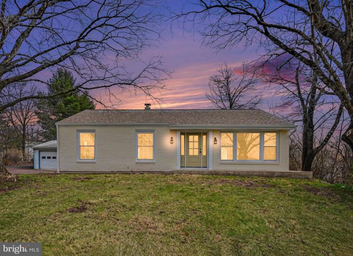 Photo of 305 Green Hill Road