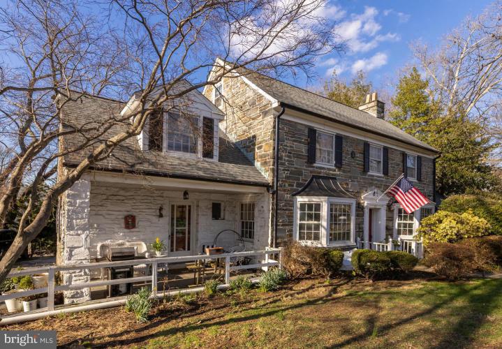 Photo of 231 Meeting House Lane