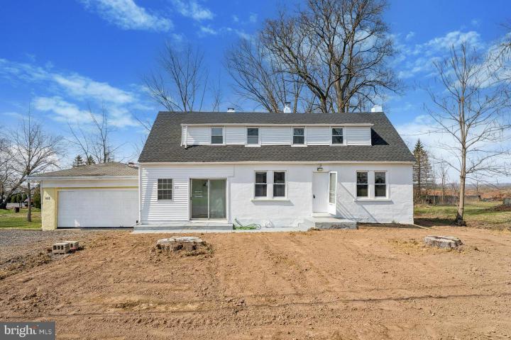 Photo of 635 Elroy Road