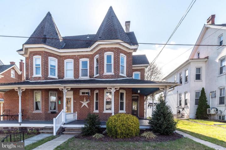 Photo of 118 E 6th Street