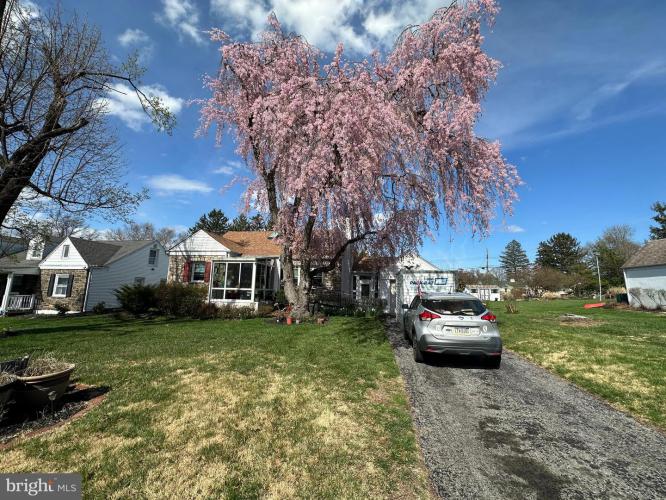 Photo of 1811 Ardin Dr, Norristown PA