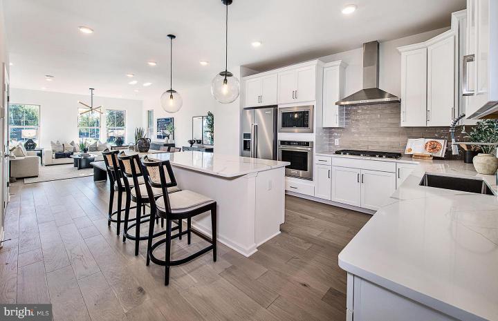 Photo of 114 Beacon Court 10304