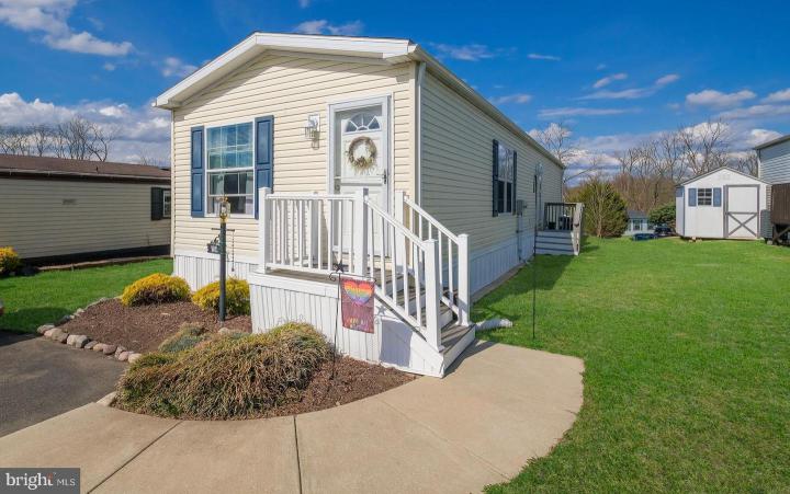 Photo of 154 Hillside Ct