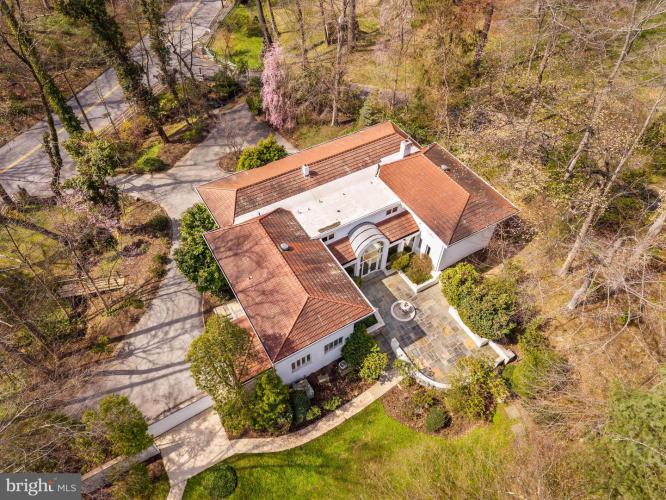 Photo of 844 Bryn Mawr Avenue