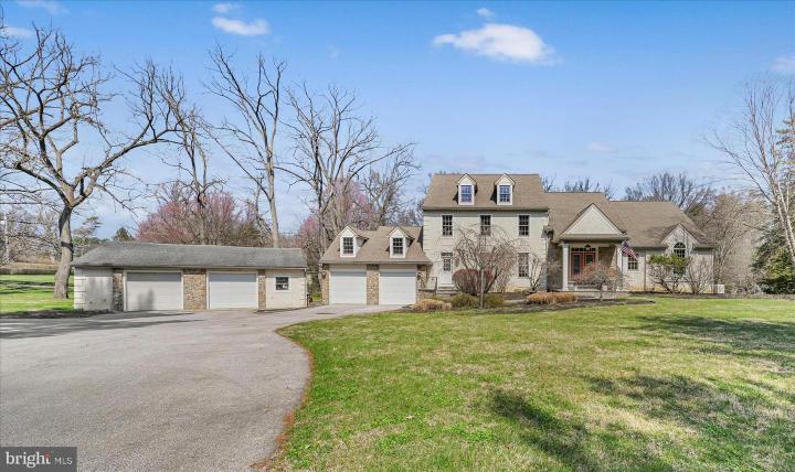 Photo of 378 S Warner Road