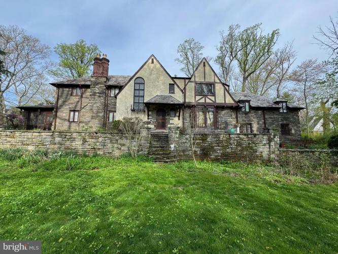 Photo of 1217 Medford Road