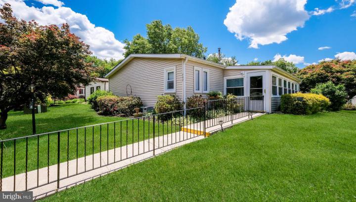 Photo of 742 Dogwood Drive