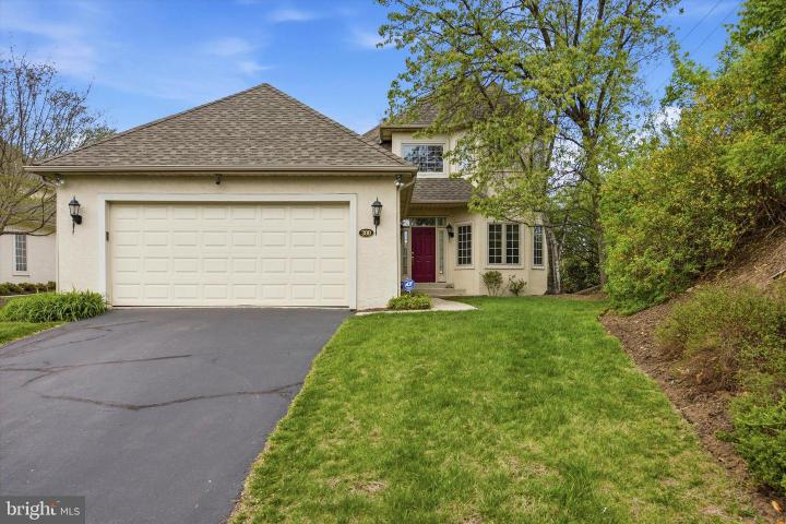 Photo of 300 Overlook