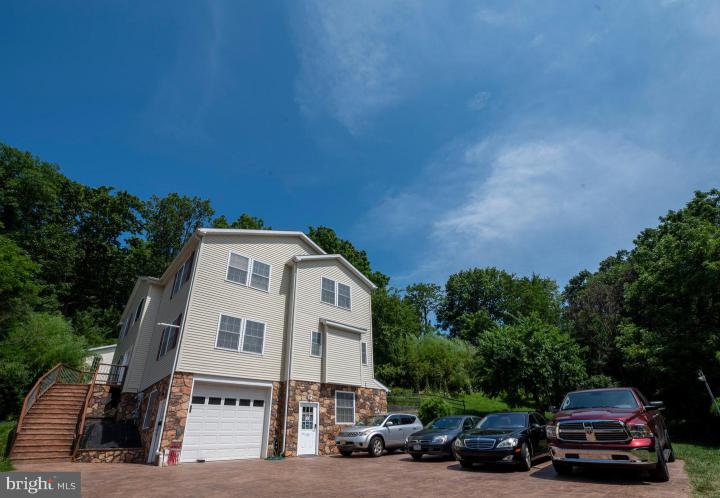 Photo of 690 Allendale Road