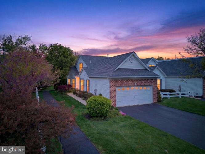 Photo of 90 Newbury Way