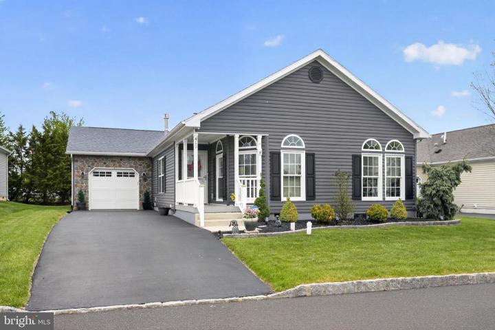 Photo of 411 Honeysuckle Lane