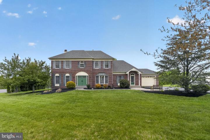 Photo of 547 Carriage House Lane