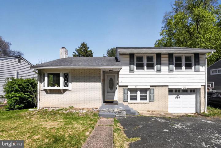 Photo of 311 Limekiln Pike, Glenside PA