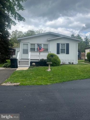 Photo of 527 Ramblewood Lane