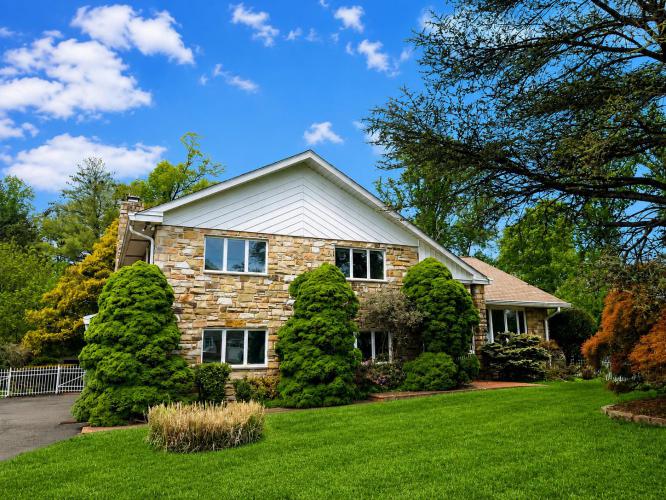 Photo of 827 Wright Drive, Maple Glen PA