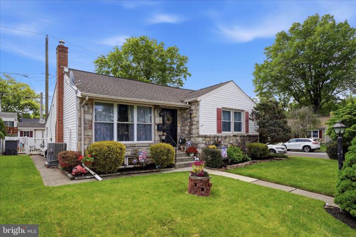 Photo of 654 Oakdale Avenue