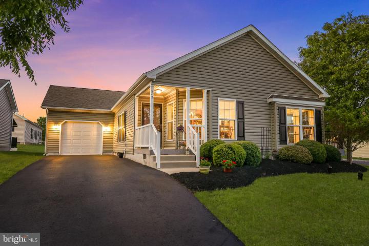 Photo of 423 Delphinium Way