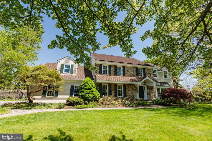 Photo of 1020 Rosewood Drive