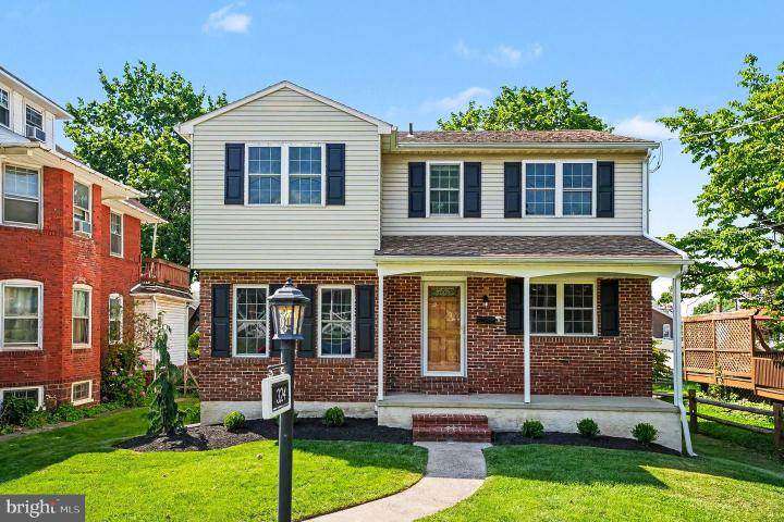 featured home 324 W Montgomery Avenue