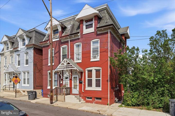 Photo of 124 S Evans Street