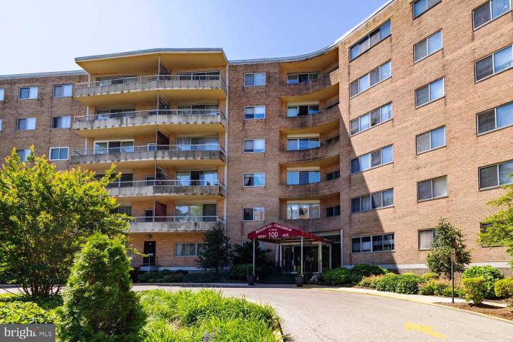 Photo of 100 West Avenue 411s