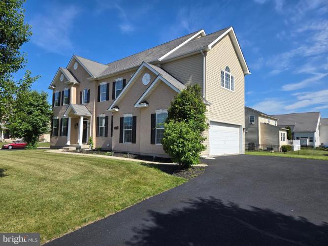 Photo of 100 Lilac Lane
