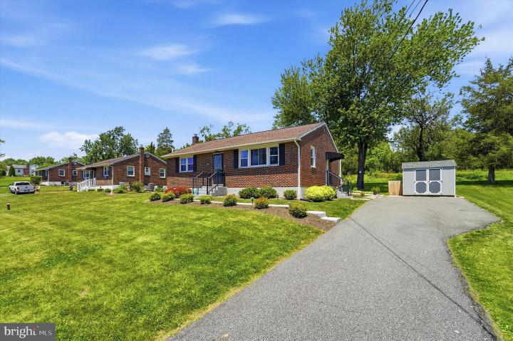 Photo of 445 E Moyer Road