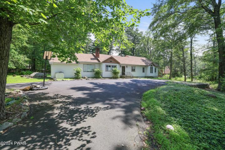Photo of 755 White Oak Road, Barrett PA
