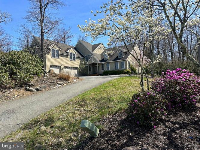 Photo of 554 Pinecrest Drive