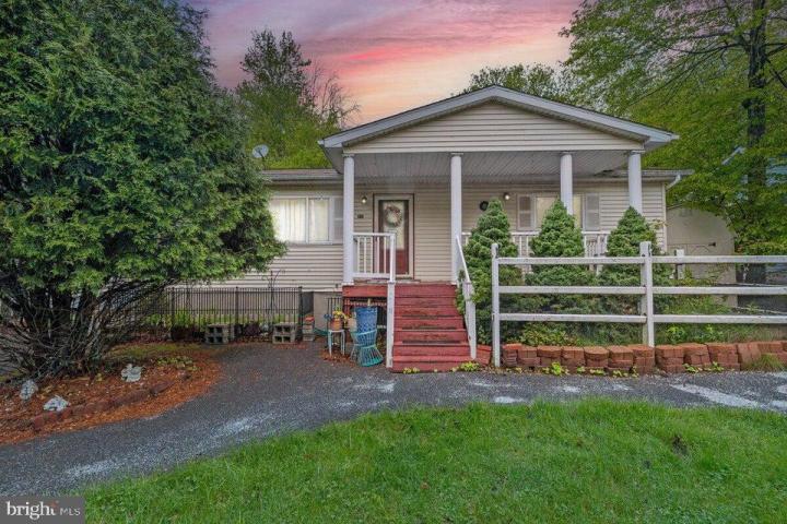 Photo of 1041 Country Place Drive, Tobyhanna PA