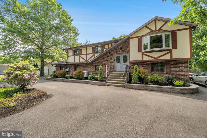 Photo of 86 Lower Lakeview Drive, East Stroudsburg PA