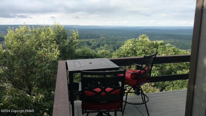 Photo of 276 Overlook Way, Tannersville PA